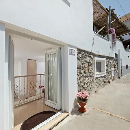 La Necussella Apartmán *